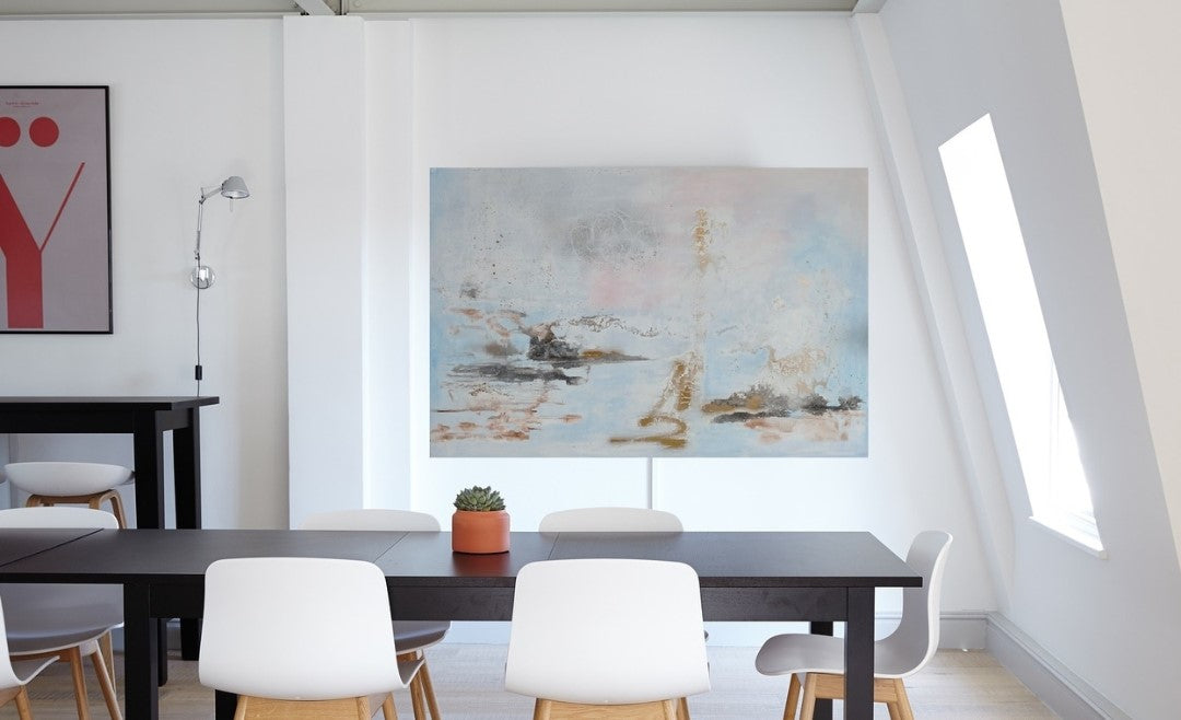 Abstraktes Gemälde "Farbharmonie" von Olga Kühn (70x100 cm). Minimalistische Mischtechnik auf Leinwand in harmonischen monochromen Farbtönen.