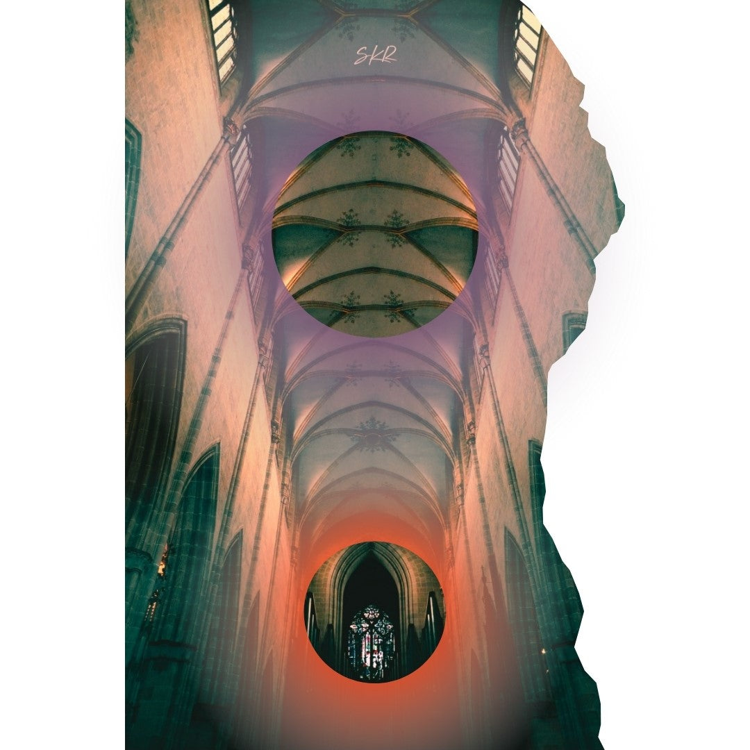 Digitales Fotokunstwerk "Fall" von Simone Kratzsch. Fragmentarische Ansicht eines gotischen Gewölbes mit markanten Rippen und einem Fenster am Ende, überlagert von abstrakten, transparenten violetten und hellvioletten Kreisen sowie einer organisch wirkenden, orangefarbenen Form am rechten Bildrand.