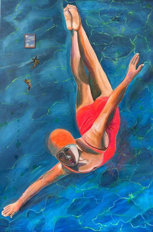 Acrylgemälde "Himmelstanz" von Susann Versteegen (FEMARTSPACE). Eine Person in rotem Badeanzug taucht mit ausgestreckten Armen und Beinen in leuchtend blaues, strukturiertes Wasser. Surrealistische Elemente sind im Hintergrund zu sehen.