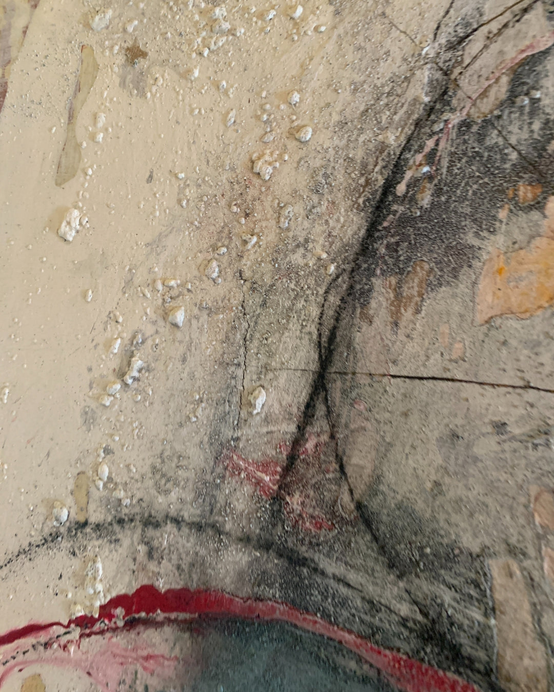 Abstraktes Gemälde „Abstractart 1“ von Susanne Schwartinsky-Probst, Acryl auf Leinwand, 90 x 60 cm, Kreiskomposition in Beige, Türkis, Grau und Rot.