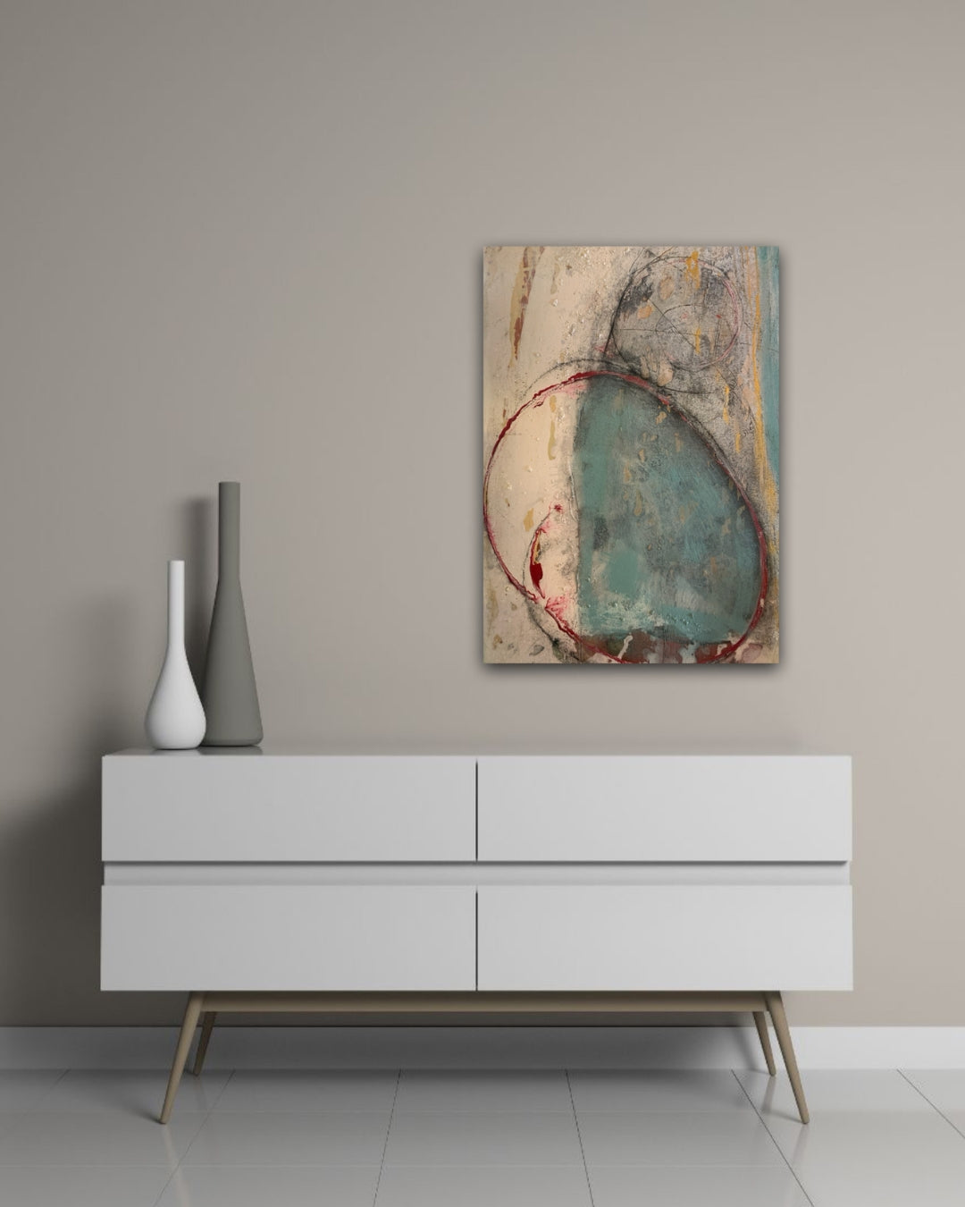 Abstraktes Gemälde „Abstractart 1“ von Susanne Schwartinsky-Probst, Acryl auf Leinwand, 90 x 60 cm, Kreiskomposition in Beige, Türkis, Grau und Rot.