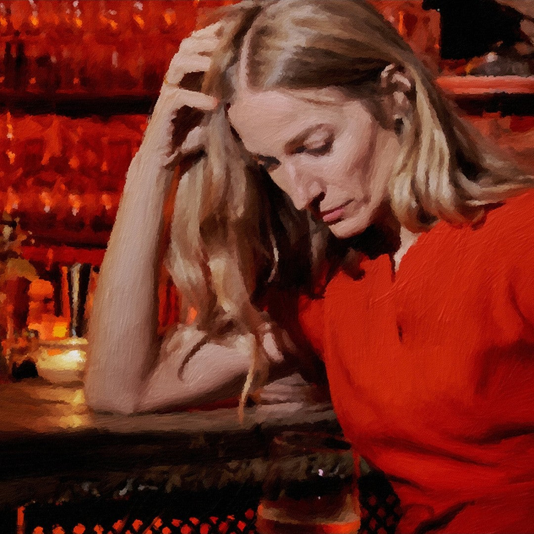 Das fotorealistische Digitalgemälde "Chablis bei Schlamassel" von nostrokesbitte zeigt eine blonde Frau im roten Kleid, die melancholisch an einer rot beleuchteten Bar sitzt und ein Glas Wein hält. Das Werk ist in limitierter Auflage bei FEMARTSPACE erhältlich.