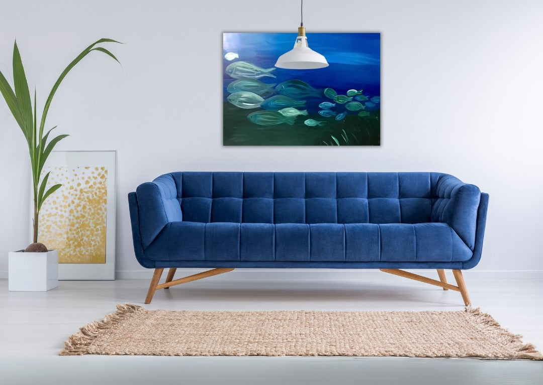 Gemälde "Fischschwarm" von Federica, Acryl auf Leinwand, 80x60 cm. Darstellung eines Fischschwarms in verschiedenen Blautönen auf dunklem Hintergrund.