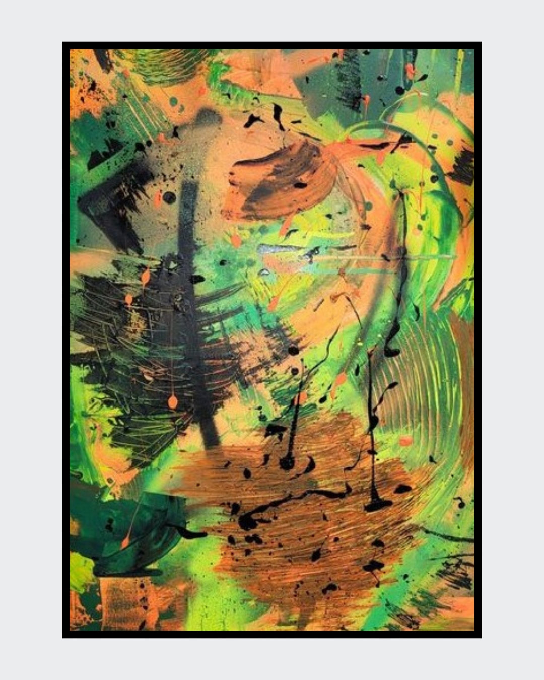 Abstraktes Acrylgemälde "Dschungel" von Sandra Conrad im schwarzen Rahmen. Die Komposition ist hochformatig und sehr dynamisch, dominiert von leuchtenden Grün-, Gelb- und Orangetönen, die von breiten, schwarzen Pinselstrichen und Farbspritzern überlagert werden.