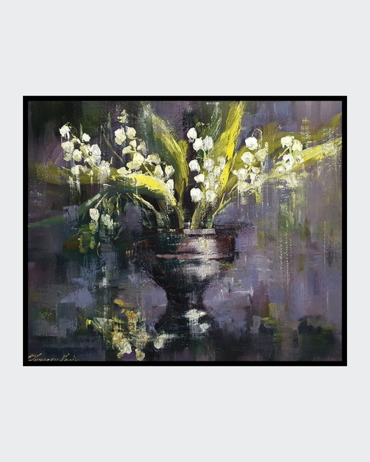 Ölgemälde von Vadim Lazarev, 50 × 60 cm. Eine dunkle Vase mit filigranen Maiglöckchen vor einem atmosphärisch gehaltenen, violett-grünen Hintergrund. Feine Details und weiche Farbverläufe verleihen dem Bild Tiefe und Ausdruck.