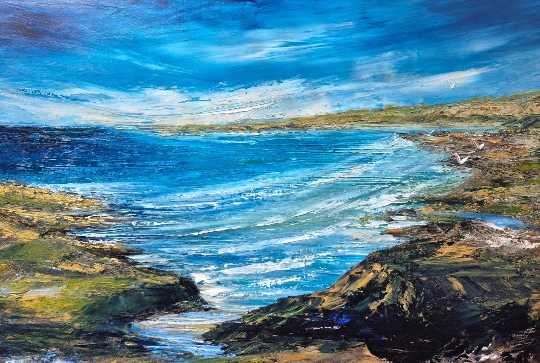 Abstraktes Ölgemälde "Im Norden" von Petra Erengil, 70x100 cm. Küstenlandschaft mit tiefblauem Meer, Felsen, hohen Wellen und Spachteltechnik. Abstrakte Nordseelandschaft.