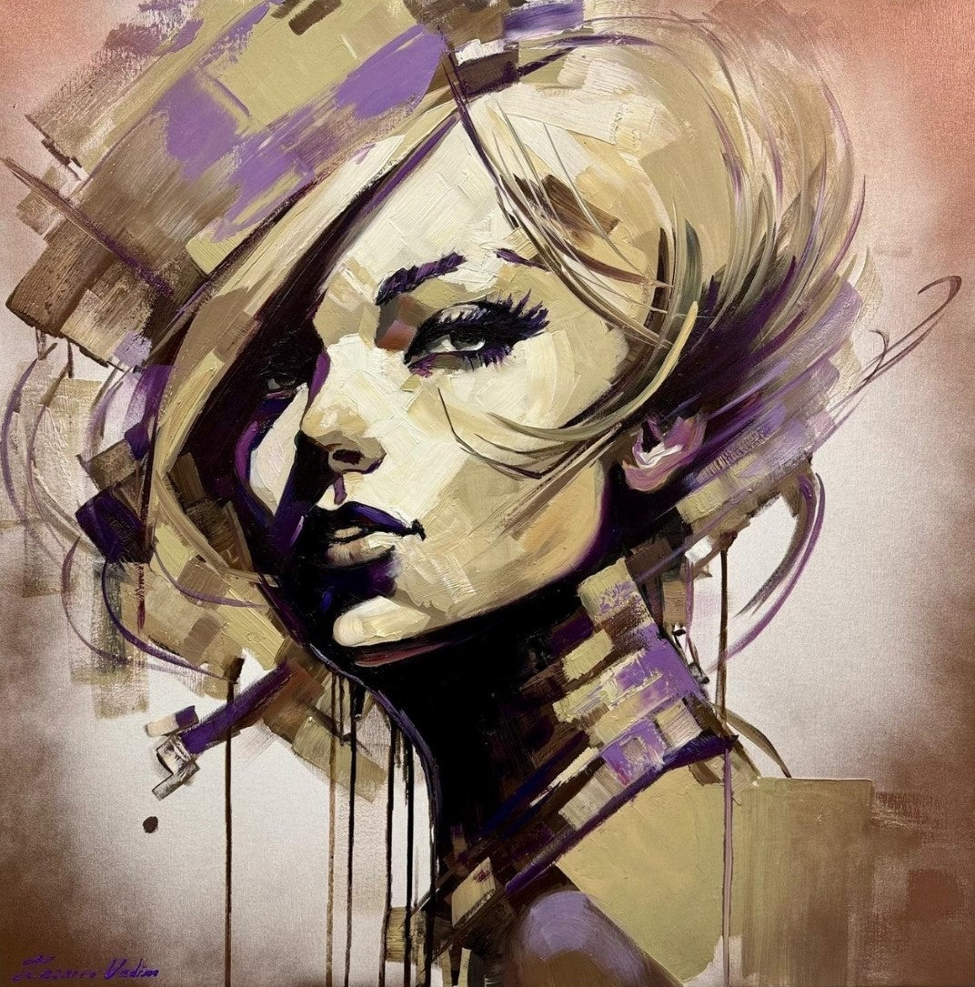 xpressives Ölgemälde „Charme“ von Vadim Lazarev (80 × 80 cm). Porträt einer Frau mit intensiven Blick, umgeben von dynamischen Pinselstrukturen in erdigen und violetten Farbtönen.