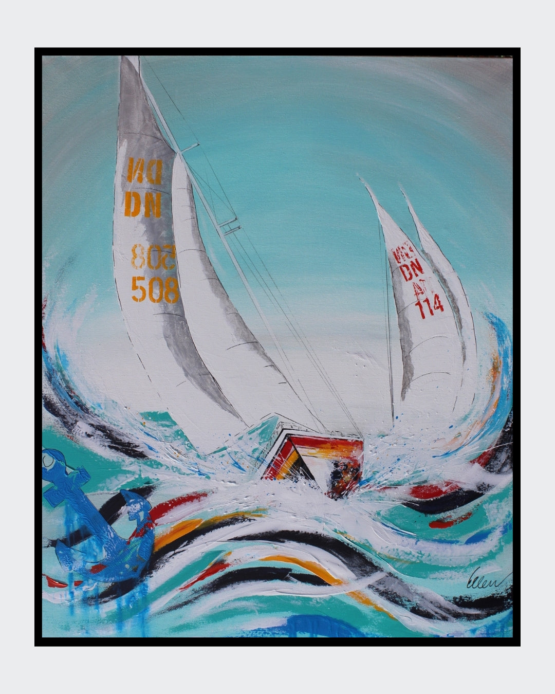 Ein kraftvolles, abstraktes Gemälde von Ellen Rethemeier, das die unbändige Kraft des Meeres einfängt. Zwei Segelboote kämpfen sich durch hohe Wellen, während der Wind ihre Segel bläht. Die Farben sind kräftig und dynamisch, mit viel Weiß und Blau, um die Gischt und den Himmel darzustellen. Erhältlich bei FEMARTSPACE, Online-Galerie.