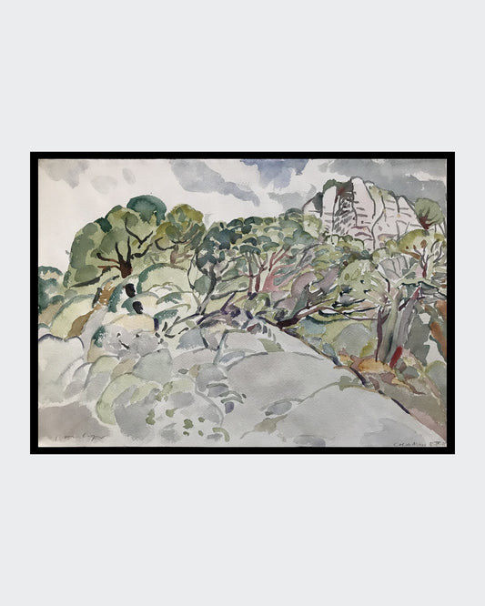 Aquarellmalerei von Franz Vornberger, Künstler aus Stuttgart. Das Bild zeigt eine hügelige Landschaft mit vielen Bäumen und Felsen. Im Hintergrund ragt ein großer Felsvorsprung empor. Die Farben sind grün, grau und braun, was einen ruhigen und natürlichen Eindruck vermittelt. Erhältlich bei FEMARTSPACE - Online-Galerie.