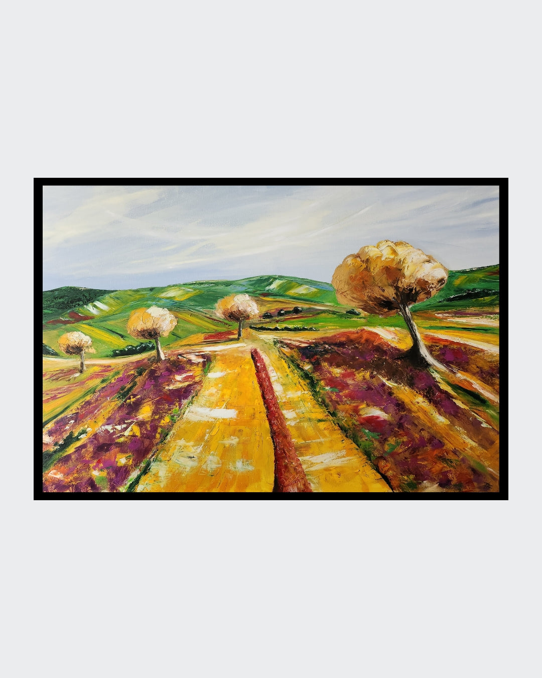 “Der Feldweg” von Petra Erengil ist ein ausdrucksstarkes Ölgemälde, das die Schönheit und Ruhe ländlicher Landschaften einfängt. Auf einer großzügigen Leinwand von 80 x 120 cm entfaltet sich eine Szene, die durch ihre lebendigen Farben “Der Feldweg” von Petra Erengil ist ein lebendiges Ölgemälde, das die Ruhe der Natur einfängt. Ein geschwungener Weg führt durch ein farbenfrohes Feld, umgeben von Bäumen in warmen Gelb- und Brauntönen. Die kräftigen Farben und die reiche Textur verleihen dem Werk eine fast d