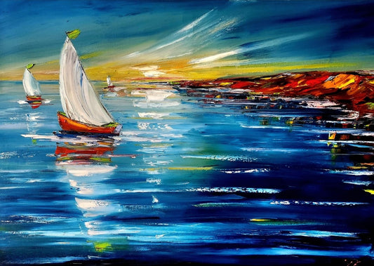 Das Gemälde “Die Ankunft” von Petra Erengil zeigt Segelboote, die in einen Hafen einlaufen. Die Farben sind lebendig, mit dominierenden Blau- und Gelbtönen, die eine friedliche Atmosphäre schaffen.