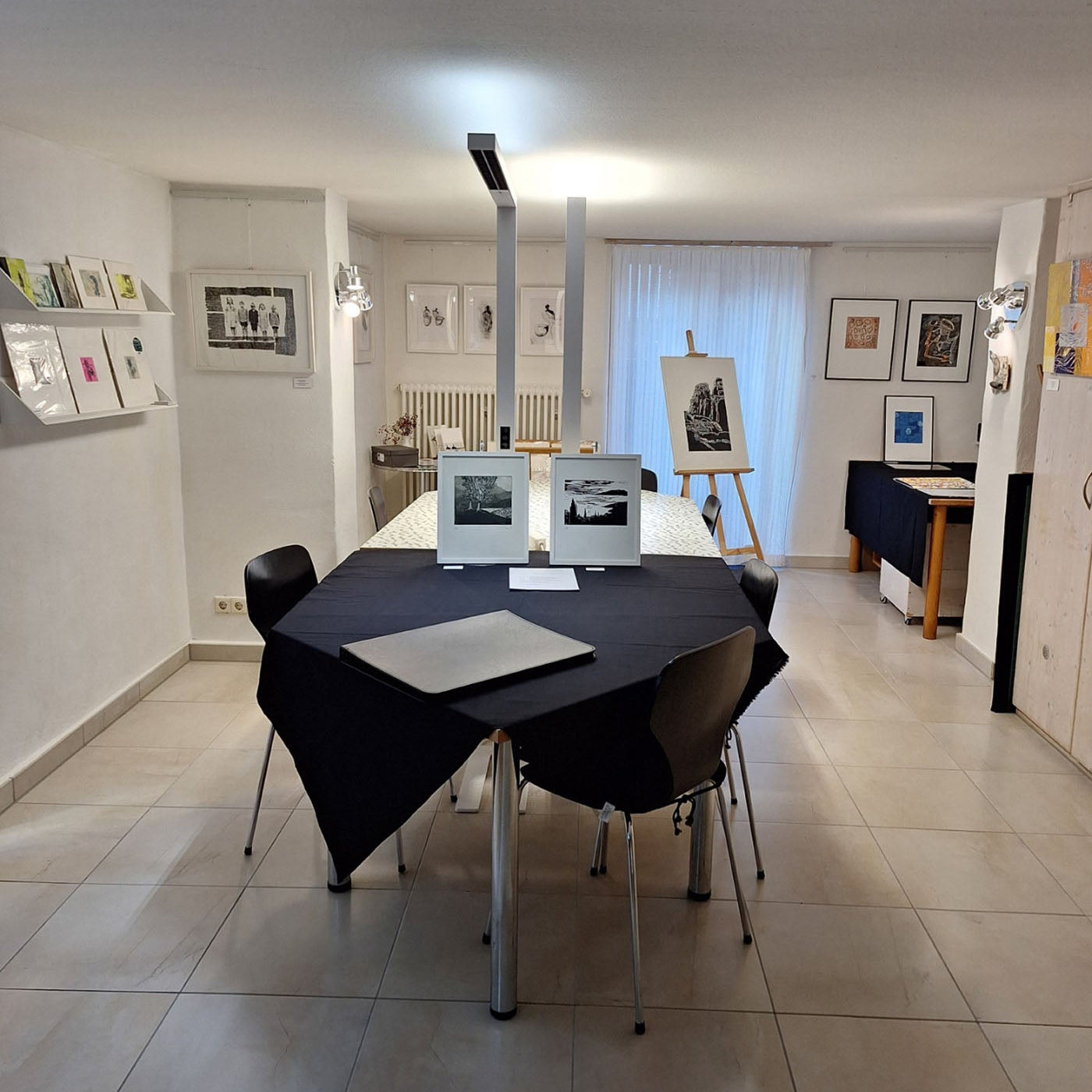 Blick ins Atelier von Monika Schiwy-Jessen, PaperArt - Künstlerin bei FEMARTPSACE.