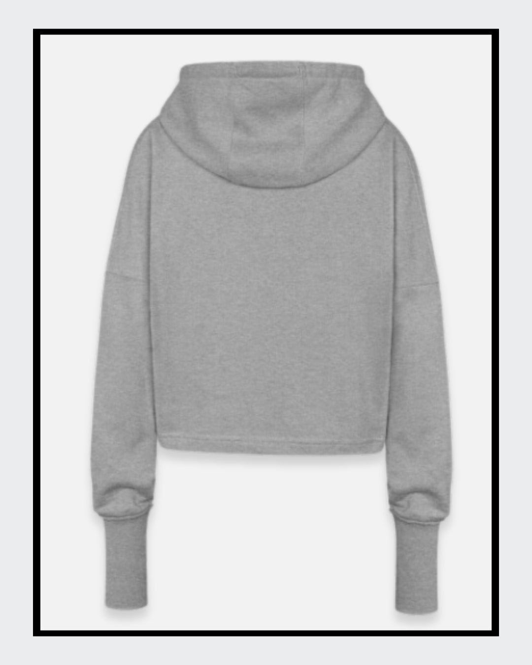 Ein kurz geschnittener, grauer Hoodie mit überschnittenen Schultern. Extralange Bündchen mit Daumenloch und eine bedruckte Kunstgrafik auf der Vorderseite. Mode von Soulfashion Lyrikherz & Springer, erhältlich bei FEMARTSPACE.