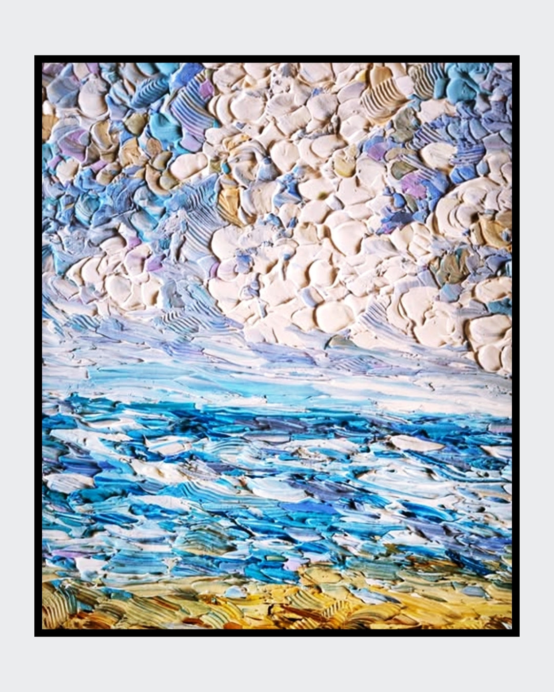 Ein abstraktes Gemälde, das einen stürmischen Himmel über einem Meer darstellt. Die dicken Farbschichten erzeugen eine haptische Wirkung und vermitteln ein Gefühl von Bewegung und Energie. Die Farben sind hauptsächlich Blau, Weiß und Gelb und erinnern an einen stürmischen Tag am Meer. Gemälde der Künstlerin Susanne Stepbach aus Wuppertal.