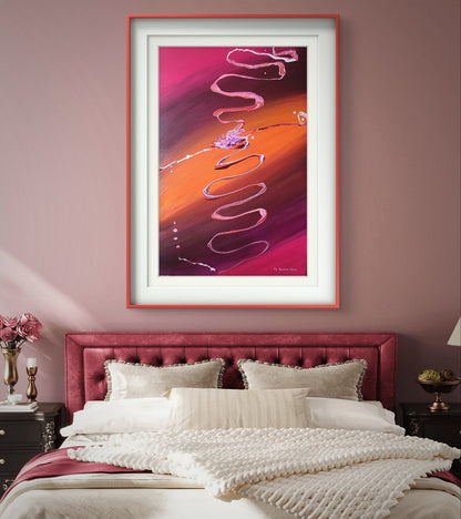 Großformatiges, vertikales Acrylgemälde "Nature" von Sandra Conrad, dominiert von fließenden Streifen in warmen Orange-, Braun- und Violetttönen. Dicke, pastose, weiße und rosafarbene Linien winden sich in Schlangenform vertikal über die Oberfläche.