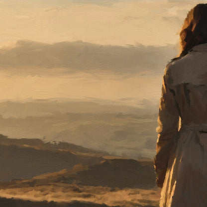 Das fotorealistische Digitalgemälde "Uckermark" aus der Serie "Rueckenfiguren" von nostrokes zeigt eine Person von hinten, die auf einem Feldweg steht und in die Ferne blickt. Die Silhouette der Person hebt sich vor dem warmen, orange-gelben Licht der Abendsonne ab, die über eine weite, landwirtschaftlich genutzte Fläche scheint. Das Werk ist von einer romantischen, nachdenklichen Stimmung geprägt. Es ist auf Leinwand gedruckt und in einer limitierten Edition bei FEMARTSPACE erhältlich.