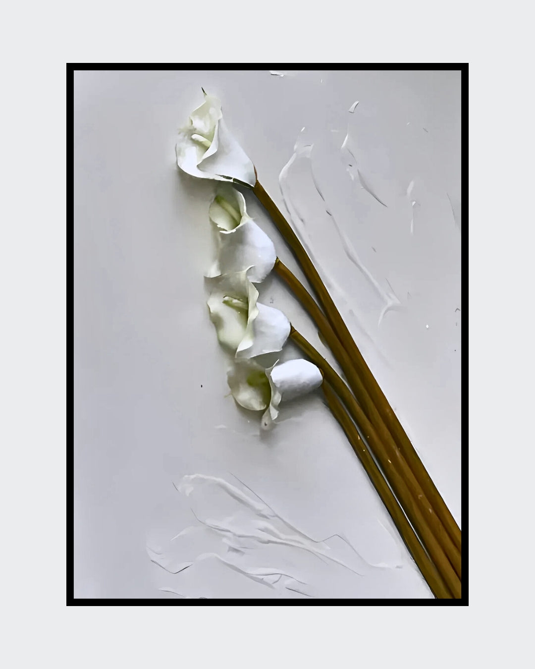 Gemälde "Dreidimensionale Lilienblüte" von Federica, Acryl auf Leinwand, 80x60 cm. Dreidimensionale Darstellung von Lilien in Weiß und Braun auf weißem Hintergrund.