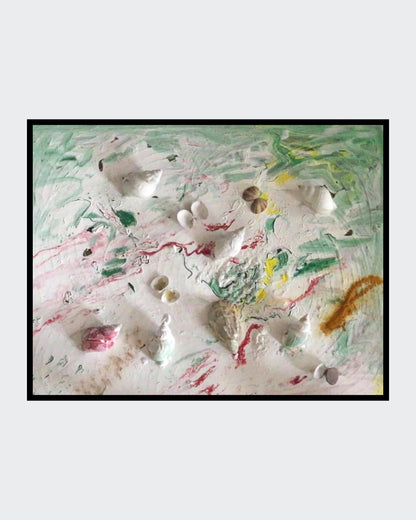 Abstraktes Acrylgemälde 'Fruits de Mer' von Federica (50 x 60 cm) mit reliefartigen Strukturen und maritimen Elementen. Pastellige Farbtöne auf weißem Grund mit grünen, roten und gelben Akzenten.