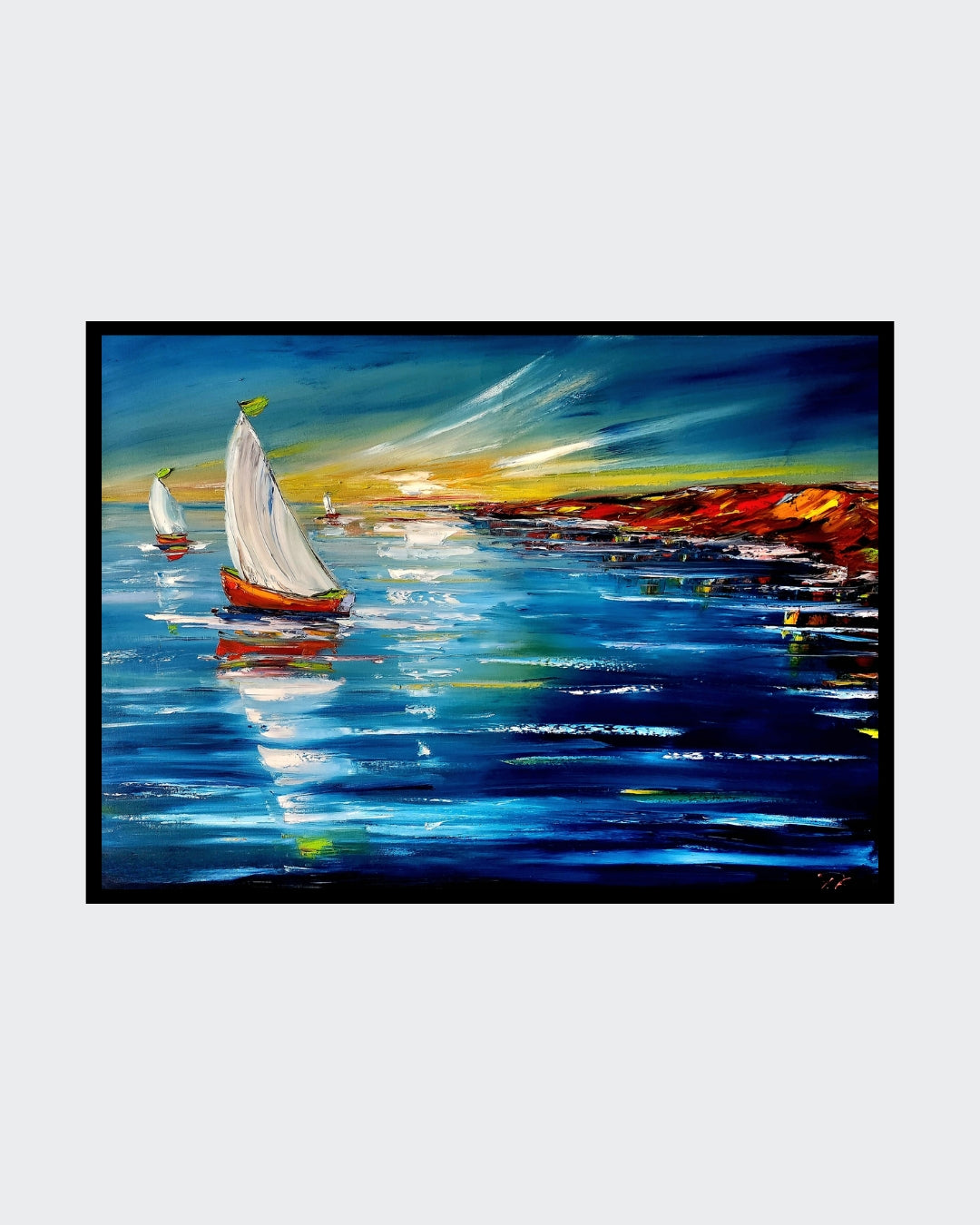 Das Gemälde “Die Ankunft” von Petra Erengil zeigt Segelboote, die in einen Hafen einlaufen. Die Farben sind lebendig, mit dominierenden Blau- und Gelbtönen, die eine friedliche Atmosphäre schaffen.