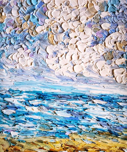 Ein abstraktes Gemälde, das einen stürmischen Himmel über einem Meer darstellt. Die dicken Farbschichten erzeugen eine haptische Wirkung und vermitteln ein Gefühl von Bewegung und Energie. Die Farben sind hauptsächlich Blau, Weiß und Gelb und erinnern an einen stürmischen Tag am Meer. Gemälde der Künstlerin Susanne Stepbach aus Wuppertal.